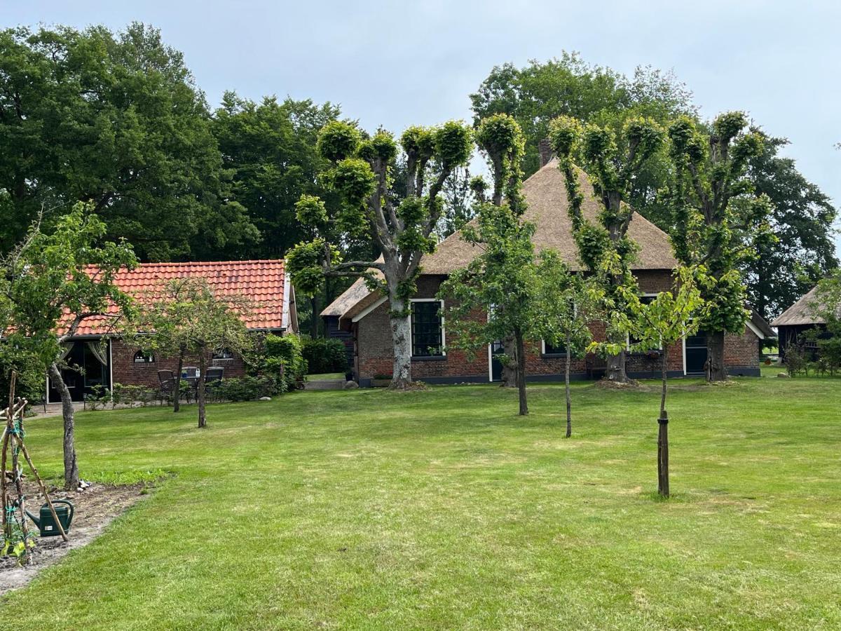 Landelijk Gelegen Huisje Op Erf Veeningen Exterior foto